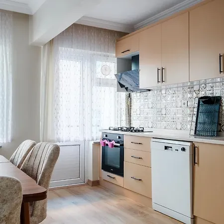 Tranquil Flat With Balcony In شقة