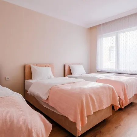Tranquil Flat With Balcony In شقة